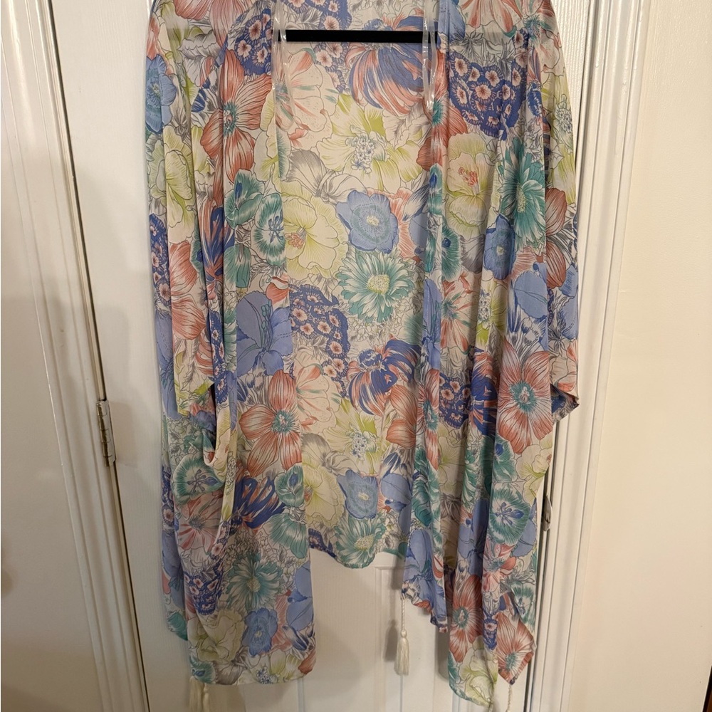 Umgee Blue and White Floral Top